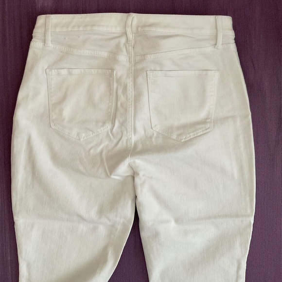 NWT 4 pocket white Jegging crop - Picture 3 of 5